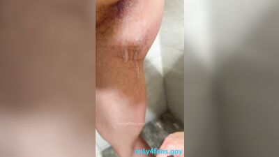 Peachyboy gives TheSexyPT a hot facial in this exclusive video