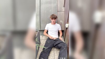 Watch Jerk Off On The Terrace with OnlyFans: Bareback Video of Hot Teen Lesbian Sex