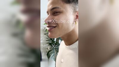 Watch Denis, Giulioxleone & their Italian friends in a wild anal threesome