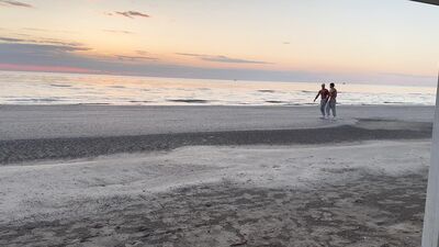 Manuel Dosio & Vlett23qx give a beach blowjob and moan in ecstasy