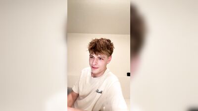 AnEpicBoy Puts On A Show On Onlyfans Live Show + Cumshot