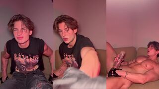 Melvin Moore cums on Fleshjack after jerking off his cock