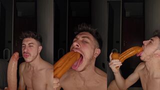 Luke25 gets his ass gapped by a huge 25 cm dildo in an intense solo session