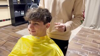 Hot Italian hunks Samuele Cunto and Ivan Ilterribile are having sex in the barbershop